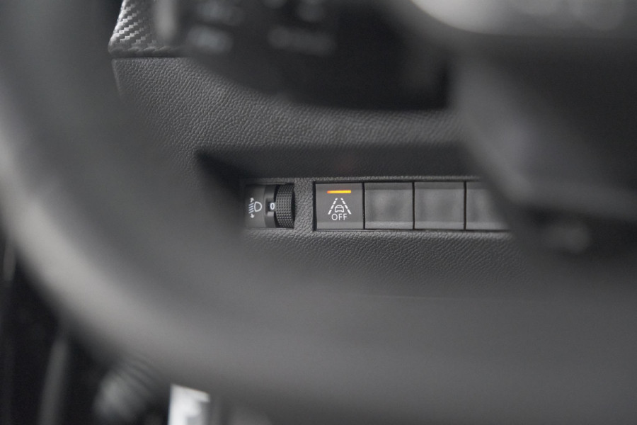 Peugeot 2008 PureTech 130 EAT8 Active Pack | Trekhaak | Camera | Navigatie | Parkeersensoren | Apple Carplay