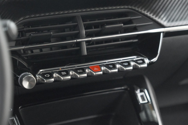 Peugeot 2008 PureTech 130 EAT8 Active Pack | Trekhaak | Camera | Navigatie | Parkeersensoren | Apple Carplay