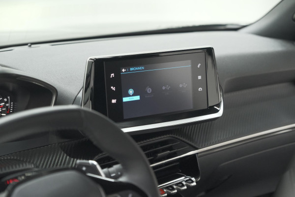 Peugeot 2008 PureTech 130 EAT8 Active Pack | Trekhaak | Camera | Navigatie | Parkeersensoren | Apple Carplay