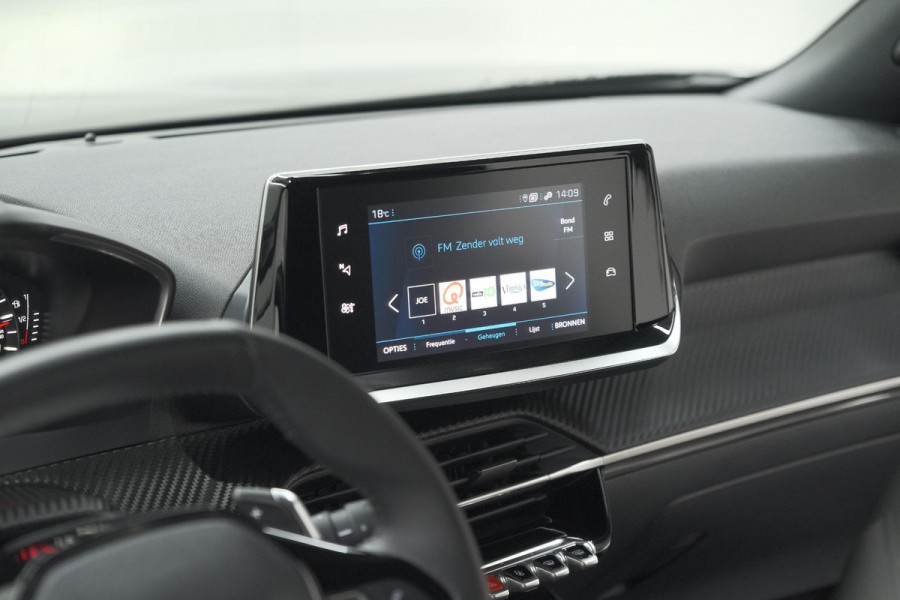 Peugeot 2008 PureTech 130 EAT8 Active Pack | Trekhaak | Camera | Navigatie | Parkeersensoren | Apple Carplay