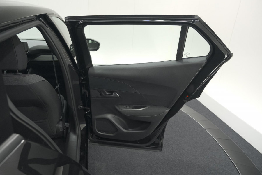 Peugeot 2008 PureTech 130 EAT8 Active Pack | Trekhaak | Camera | Navigatie | Parkeersensoren | Apple Carplay