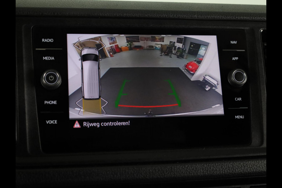Volkswagen Crafter 35 2.0 TDI L3H3 Highline EURO VI 140 pk Automaat | Verlengde garantie | Navigatie | Trekhaak | Parkeersensoren | Achteruitrijcamera | Cruise control |