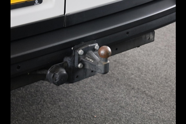 Volkswagen Crafter 35 2.0 TDI L3H3 Highline EURO VI 140 pk Automaat | Verlengde garantie | Navigatie | Trekhaak | Parkeersensoren | Achteruitrijcamera | Cruise control |