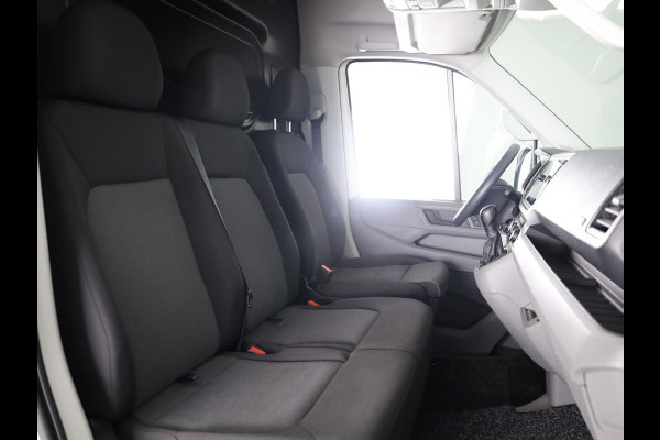 Volkswagen Crafter 35 2.0 TDI L3H3 Highline EURO VI 140 pk Automaat | Verlengde garantie | Navigatie | Trekhaak | Parkeersensoren | Achteruitrijcamera | Cruise control |