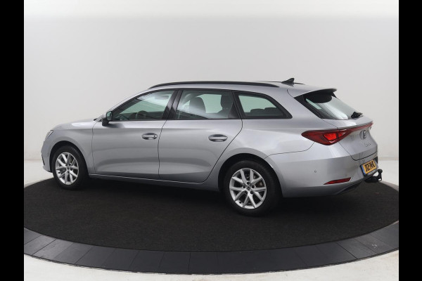 Seat Leon Sportstourer 1.0 eTSI FR Business | Cruise control | Camera | Park assist | Carplay | Sfeerverlichting | Trekhaak | Full LED | Climate control