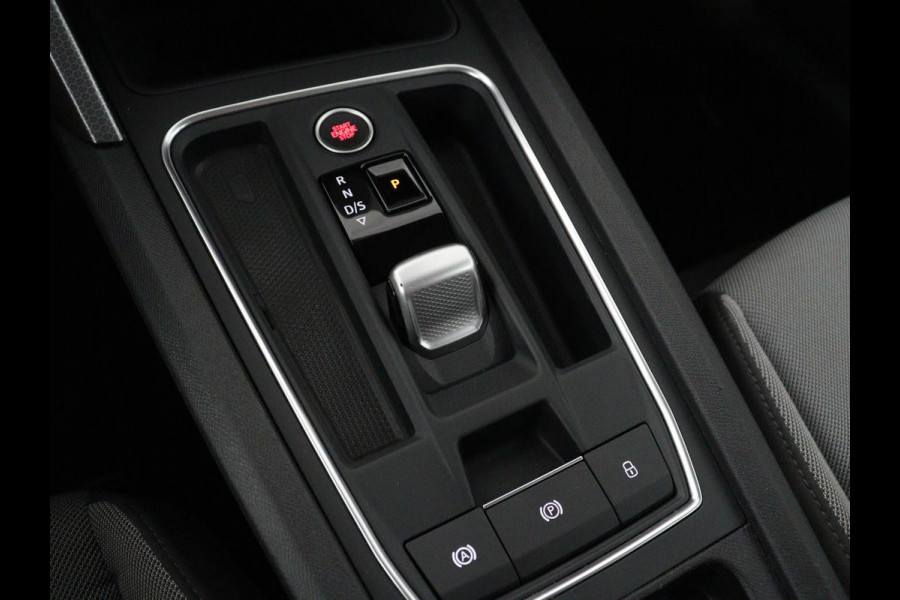 Seat Leon Sportstourer 1.0 eTSI FR Business | Cruise control | Camera | Park assist | Carplay | Sfeerverlichting | Trekhaak | Full LED | Climate control