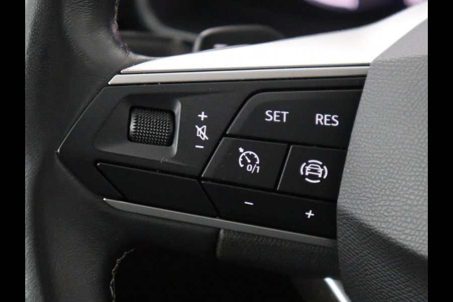 Seat Leon Sportstourer 1.0 eTSI FR Business | Cruise control | Camera | Park assist | Carplay | Sfeerverlichting | Trekhaak | Full LED | Climate control