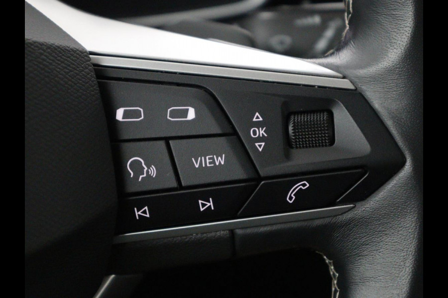 Seat Leon Sportstourer 1.0 eTSI FR Business | Cruise control | Camera | Park assist | Carplay | Sfeerverlichting | Trekhaak | Full LED | Climate control