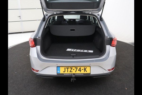 Seat Leon Sportstourer 1.0 eTSI FR Business | Cruise control | Camera | Park assist | Carplay | Sfeerverlichting | Trekhaak | Full LED | Climate control