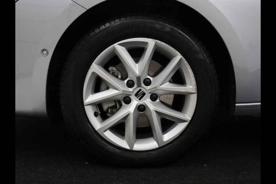 Seat Leon Sportstourer 1.0 eTSI FR Business | Cruise control | Camera | Park assist | Carplay | Sfeerverlichting | Trekhaak | Full LED | Climate control