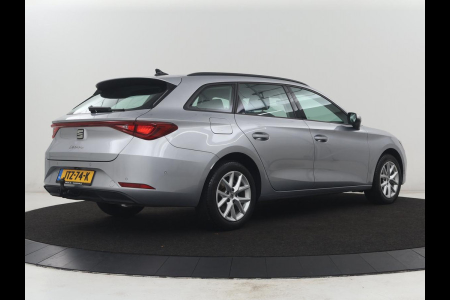 Seat Leon Sportstourer 1.0 eTSI FR Business | Cruise control | Camera | Park assist | Carplay | Sfeerverlichting | Trekhaak | Full LED | Climate control