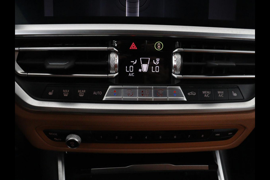 BMW 3 Serie Touring 330e Business Edition Plus | SOH 88,3% | Leder | Stoelverwarming | | Carplay | Navigatie | Park assist | Sfeerverlichting | Elektrische achterklep