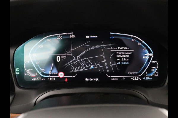 BMW 3 Serie Touring 330e Business Edition Plus | SOH 88,3% | Leder | Stoelverwarming | | Carplay | Navigatie | Park assist | Sfeerverlichting | Elektrische achterklep