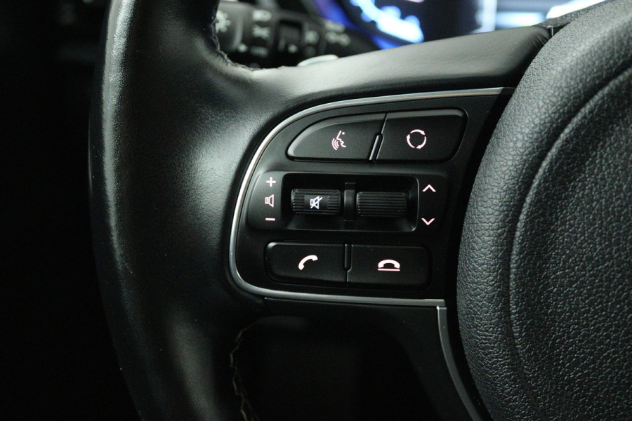 Kia Niro 1.6 GDi Hybrid ExecutiveLine (STOEL/STUUR VERWARMING, CRUISE ADAPTIEF, CAMERA, NAVIGATIE)