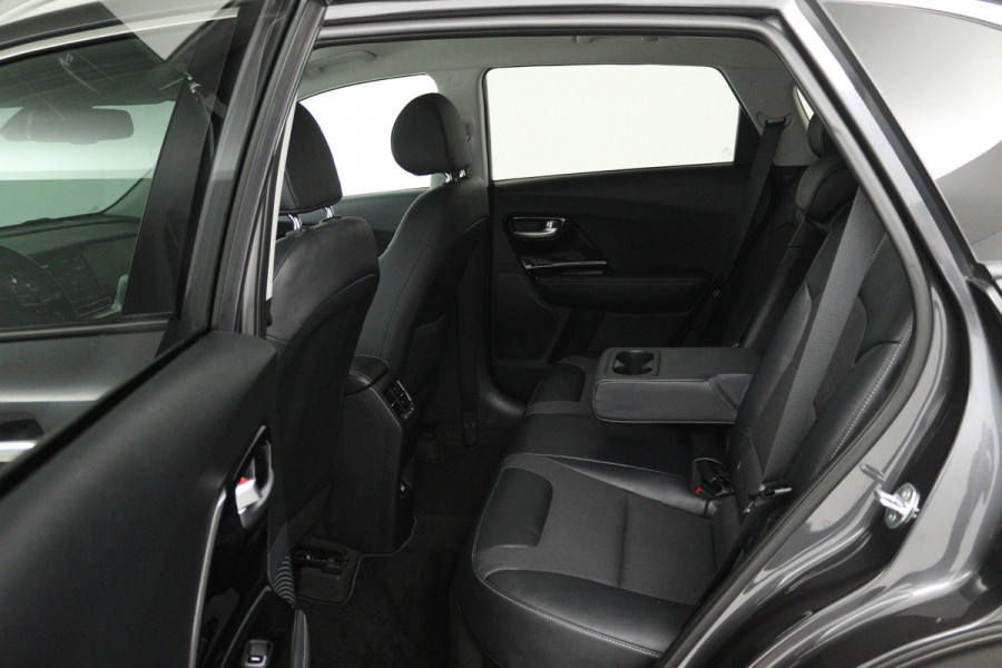 Kia Niro 1.6 GDi Hybrid ExecutiveLine (STOEL/STUUR VERWARMING, CRUISE ADAPTIEF, CAMERA, NAVIGATIE)