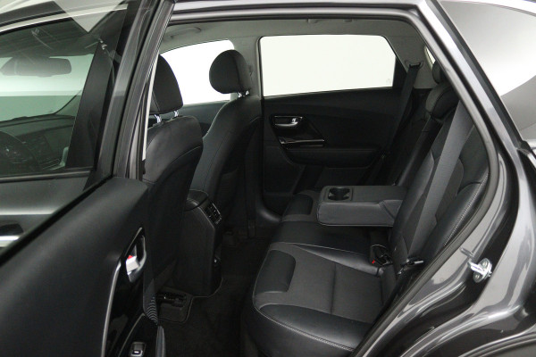 Kia Niro 1.6 GDi Hybrid ExecutiveLine (STOEL/STUUR VERWARMING, CRUISE ADAPTIEF, CAMERA, NAVIGATIE)