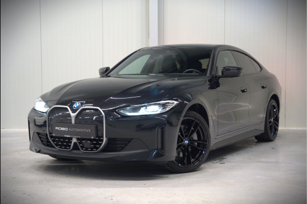 BMW i4 eDrive40 84 kWh | Stoelverwarming | Stuurverwarming | Apple Carplay | Adaptive Cruise Control | Memory Seat | Trekhaak | Camera | Parkeersensoren | Navigatie | Ambiance Verlichting | HIFI | SOH 96.52% |