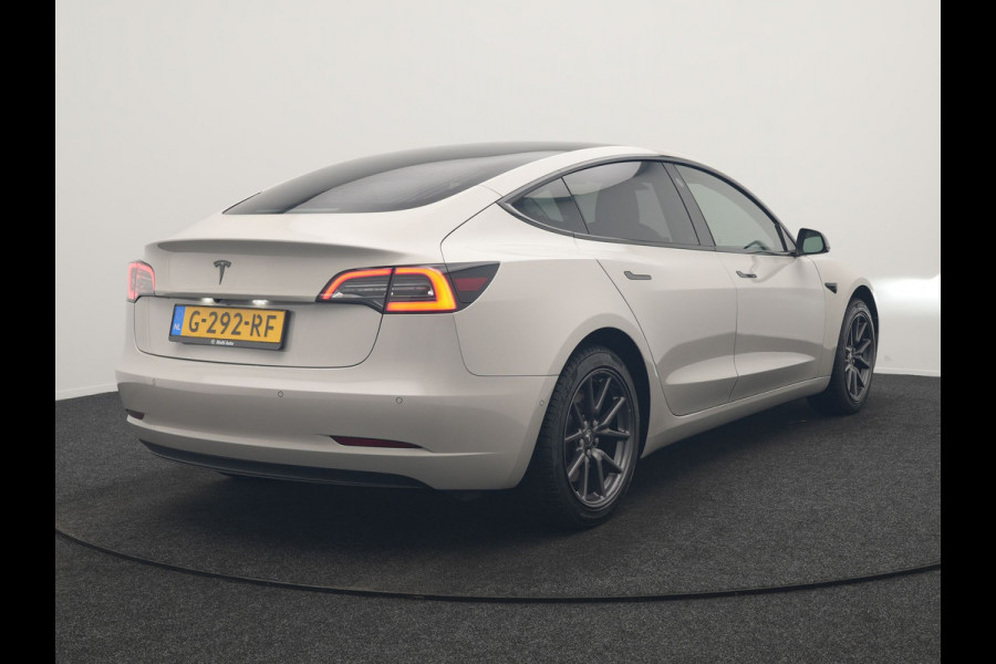 Tesla Model 3 Standard RWD Plus 60 kWh 325pk | Adaptive Cruise | Panodak | Self Driving | Camera | Keyless | Navigatie Via Google Maps | Spotify | DAB | 19"L.M |