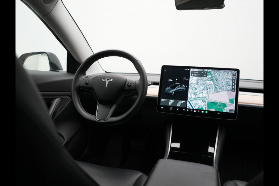 Tesla Model 3 Standard RWD Plus 60 kWh 325pk | Adaptive Cruise | Panodak | Self Driving | Camera | Keyless | Navigatie Via Google Maps | Spotify | DAB | 19"L.M |