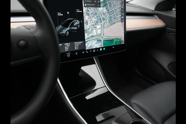 Tesla Model 3 Standard RWD Plus 60 kWh 325pk | Adaptive Cruise | Panodak | Self Driving | Camera | Keyless | Navigatie Via Google Maps | Spotify | DAB | 19"L.M |