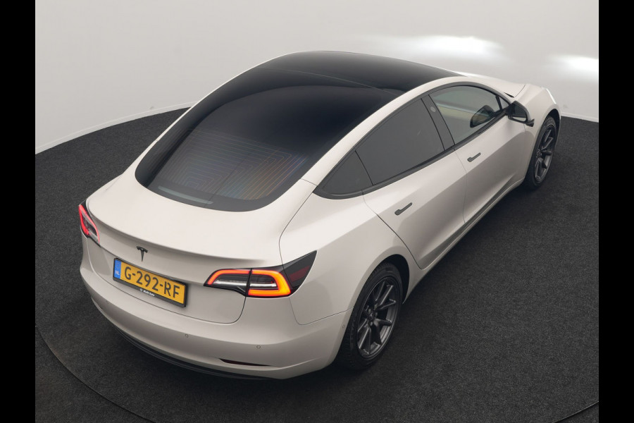 Tesla Model 3 Standard RWD Plus 60 kWh 325pk | Adaptive Cruise | Panodak | Self Driving | Camera | Keyless | Navigatie Via Google Maps | Spotify | DAB | 19"L.M |
