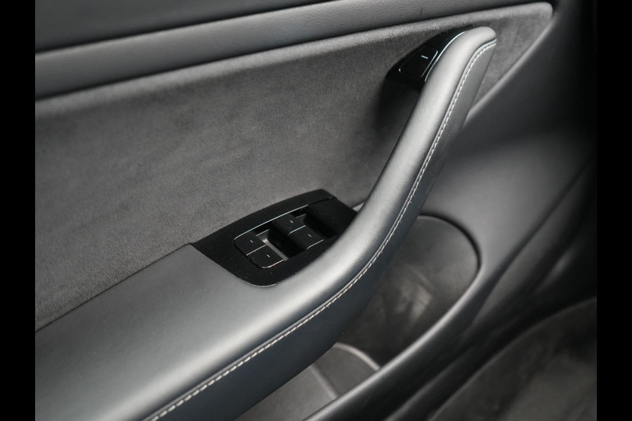 Tesla Model 3 Standard RWD Plus 60 kWh 325pk | Adaptive Cruise | Panodak | Self Driving | Camera | Keyless | Navigatie Via Google Maps | Spotify | DAB | 19"L.M |