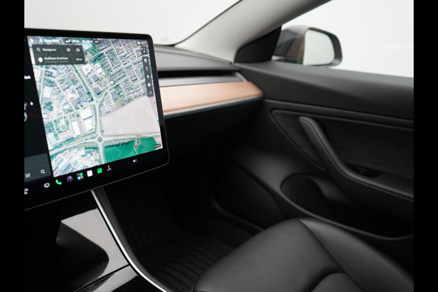 Tesla Model 3 Standard RWD Plus 60 kWh 325pk | Adaptive Cruise | Panodak | Self Driving | Camera | Keyless | Navigatie Via Google Maps | Spotify | DAB | 19"L.M |