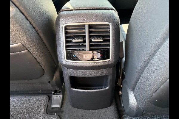 Kia Sportage 1.6 T-GDi Hybrid DynamicLine PHEV NIEUWE AUTO! | 10jr FABR. GARANTIE KIA | ELECTR. ACHTERKLEP | DODEHOEK CENSOR | ELECTR. STOELEN | STOEL en STUURWIELVERWARMING