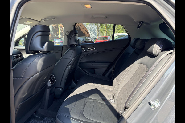 Kia Sportage 1.6 T-GDi Hybrid DynamicLine PHEV NIEUWE AUTO! | 10jr FABR. GARANTIE KIA | ELECTR. ACHTERKLEP | DODEHOEK CENSOR | ELECTR. STOELEN | STOEL en STUURWIELVERWARMING