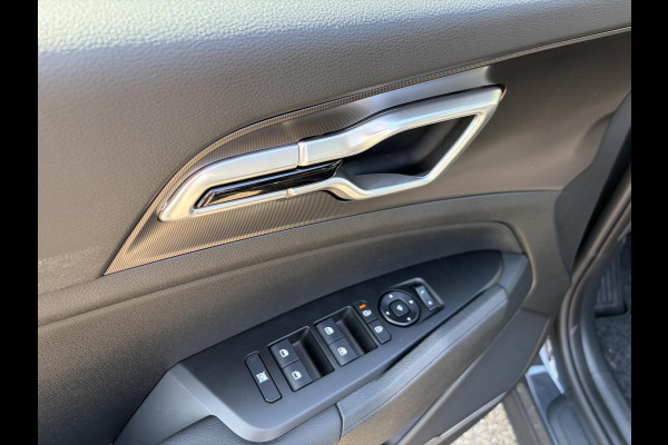 Kia Sportage 1.6 T-GDi Hybrid DynamicLine PHEV NIEUWE AUTO! | 10jr FABR. GARANTIE KIA | ELECTR. ACHTERKLEP | DODEHOEK CENSOR | ELECTR. STOELEN | STOEL en STUURWIELVERWARMING