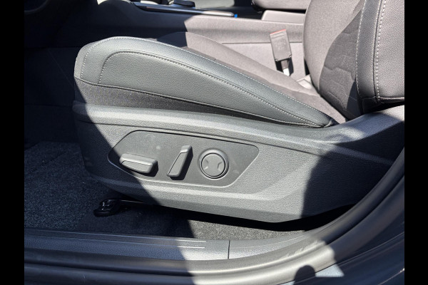 Kia Sportage 1.6 T-GDi Hybrid DynamicLine PHEV NIEUWE AUTO! | 10jr FABR. GARANTIE KIA | ELECTR. ACHTERKLEP | DODEHOEK CENSOR | ELECTR. STOELEN | STOEL en STUURWIELVERWARMING