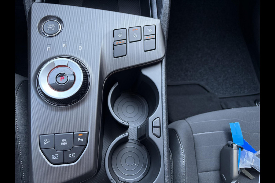 Kia Sportage 1.6 T-GDi Hybrid DynamicLine PHEV NIEUWE AUTO! | 10jr FABR. GARANTIE KIA | ELECTR. ACHTERKLEP | DODEHOEK CENSOR | ELECTR. STOELEN | STOEL en STUURWIELVERWARMING