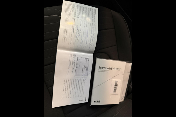 Kia Sportage 1.6 T-GDi Hybrid DynamicLine PHEV NIEUWE AUTO! | 10jr FABR. GARANTIE KIA | ELECTR. ACHTERKLEP | DODEHOEK CENSOR | ELECTR. STOELEN | STOEL en STUURWIELVERWARMING