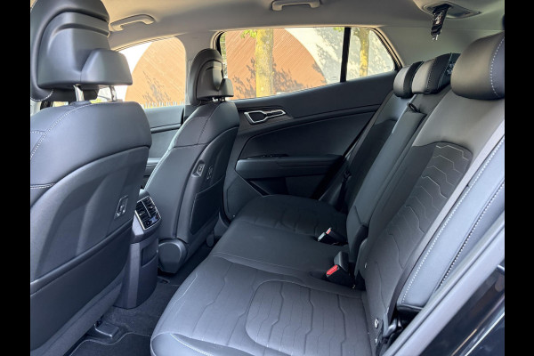 Kia Sportage 1.6 T-GDi Hybrid DynamicLine PHEV NIEUWE AUTO! | 10jr FABR. GARANTIE KIA | ELECTR. ACHTERKLEP | DODEHOEK CENSOR | ELECTR. STOELEN | STOEL en STUURWIELVERWARMING