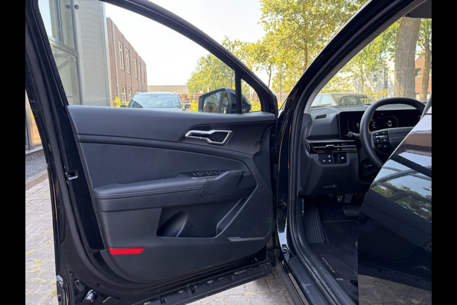 Kia Sportage 1.6 T-GDi Hybrid DynamicLine PHEV NIEUWE AUTO! | 10jr FABR. GARANTIE KIA | ELECTR. ACHTERKLEP | DODEHOEK CENSOR | ELECTR. STOELEN | STOEL en STUURWIELVERWARMING