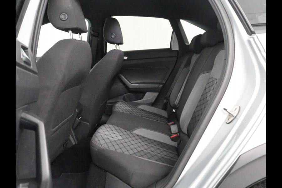 Volkswagen Taigo 1.5 TSI R-Line Business | Adaptive cruise | Lane assist | Camera | Park assist | Carplay | Navigatie | Virtueel dashboard