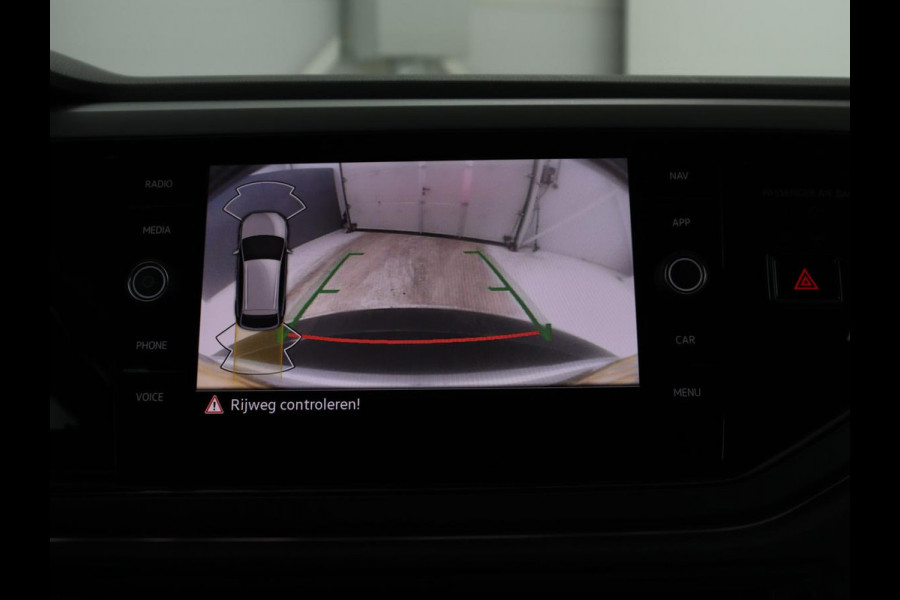 Volkswagen Taigo 1.5 TSI R-Line Business | Adaptive cruise | Lane assist | Camera | Park assist | Carplay | Navigatie | Virtueel dashboard