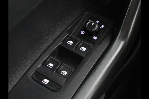 Volkswagen Taigo 1.5 TSI R-Line Business | Adaptive cruise | Lane assist | Camera | Park assist | Carplay | Navigatie | Virtueel dashboard