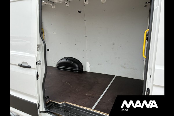 Volkswagen Crafter 35 2.0 TDI 140 pk L3H3 Automaat Airco Cruise Carplay Sensoren