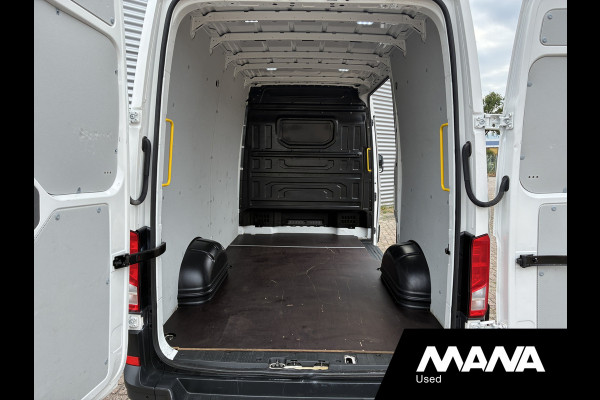 Volkswagen Crafter 35 2.0 TDI 140 pk L3H3 Automaat Airco Cruise Carplay Sensoren