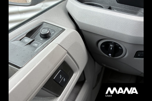 Volkswagen Crafter 35 2.0 TDI 140 pk L3H3 Automaat Airco Cruise Carplay Sensoren