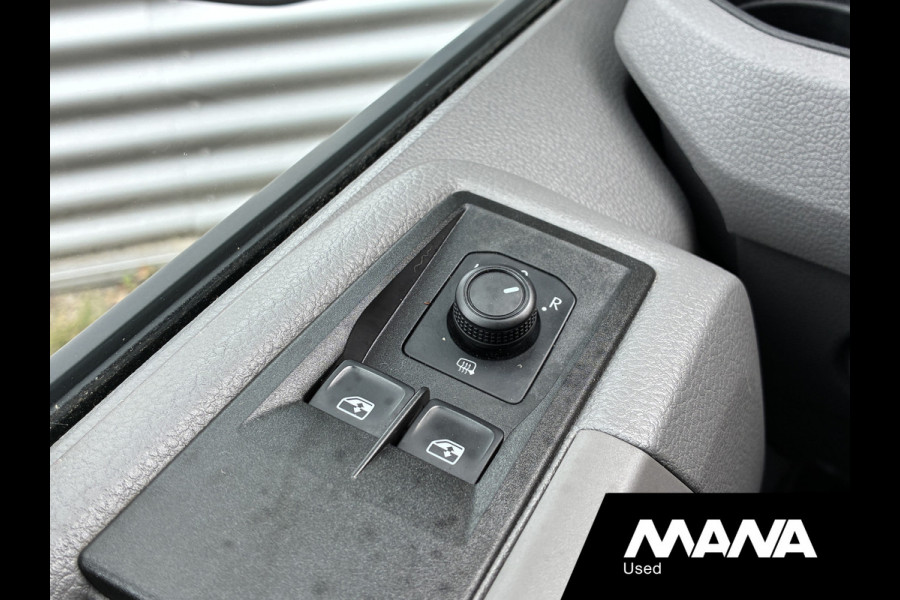 Volkswagen Crafter 35 2.0 TDI 140 pk L3H3 Automaat Airco Cruise Carplay Sensoren