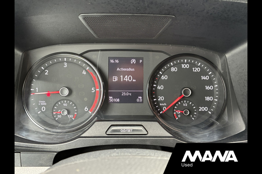 Volkswagen Crafter 35 2.0 TDI 140 pk L3H3 Automaat Airco Cruise Carplay Sensoren