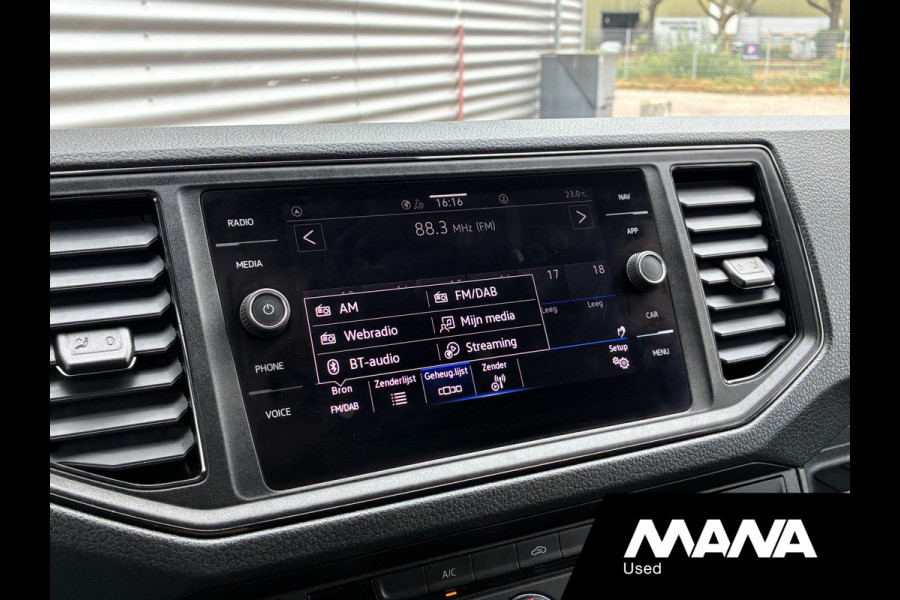 Volkswagen Crafter 35 2.0 TDI 140 pk L3H3 Automaat Airco Cruise Carplay Sensoren