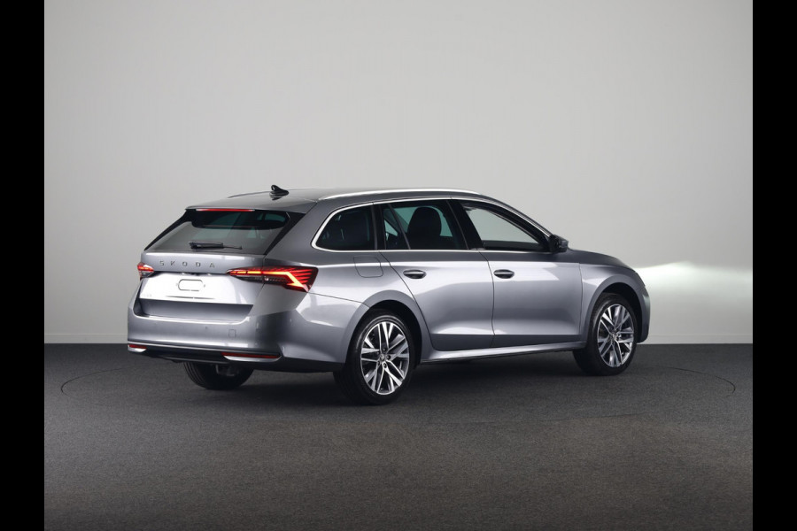 Škoda Octavia Combi 1.5 TSI MHEV Business Edition Plus 150 pk 7 versn. DSG | Chrome Pakket | Trekhaak | Winter Pakket | Lichtmetalen velgen 18" Lerna Antraciet