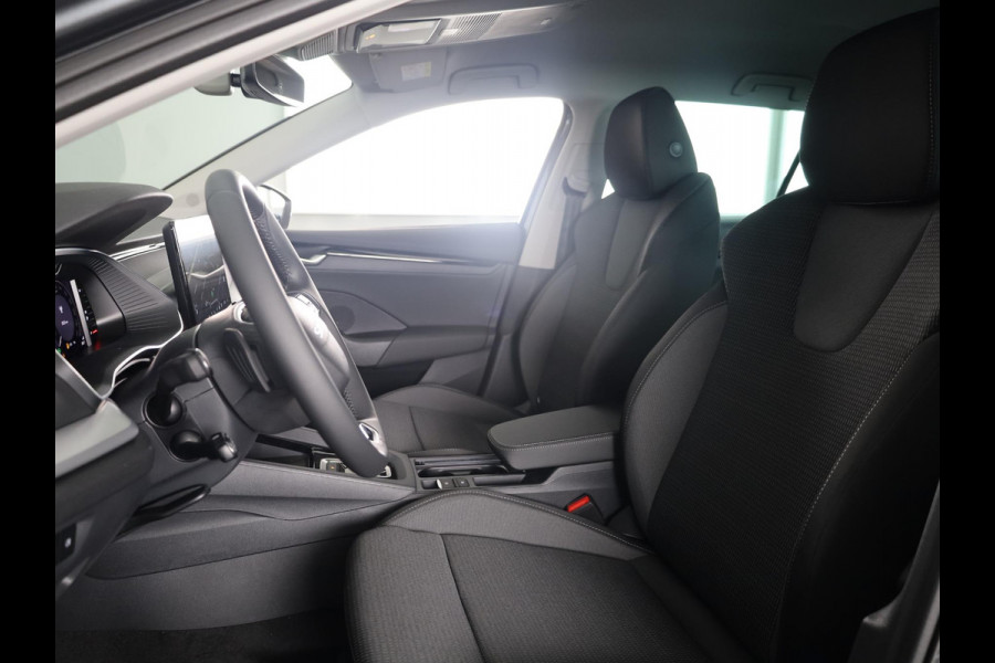 Škoda Octavia Combi 1.5 TSI MHEV Business Edition Plus 150 pk 7 versn. DSG | Chrome Pakket | Trekhaak | Winter Pakket | Lichtmetalen velgen 18" Lerna Antraciet