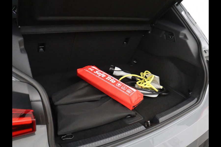 CUPRA Born Adrenaline 62 kWh | SOH 95,9% | Stoelverwarming | Adaptive cruise | Carplay | Camera | Park assist | Sfeerverlichting