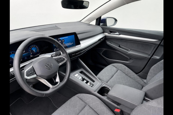 Volkswagen Golf Variant 1.5 eTSI Life Business Automaat Trekhaak Airco ECC Navi Carplay Adaptive Cruise Control Full LED Stoel/stuurwielverwarming PDC VA Camera DAB Virtual Cockpit Privacy Glass
