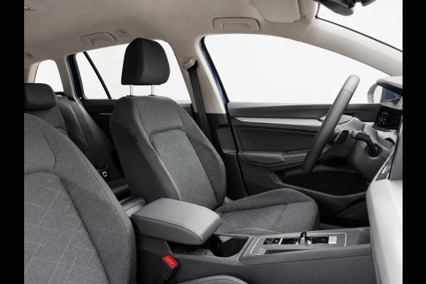 Volkswagen Golf Variant 1.5 eTSI Life Business Automaat Trekhaak Airco ECC Navi Carplay Adaptive Cruise Control Full LED Stoel/stuurwielverwarming PDC VA Camera DAB Virtual Cockpit Privacy Glass
