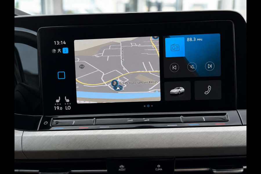 Volkswagen Golf Variant 1.5 eTSI Life Business Automaat Trekhaak Airco ECC Navi Carplay Adaptive Cruise Control Full LED Stoel/stuurwielverwarming PDC VA Camera DAB Virtual Cockpit Privacy Glass